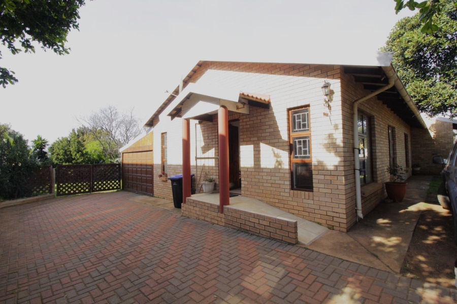 3 Bedroom Property for Sale in C Place Eastern Cape